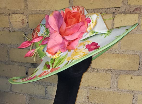 Grace - white hat with pink flowers