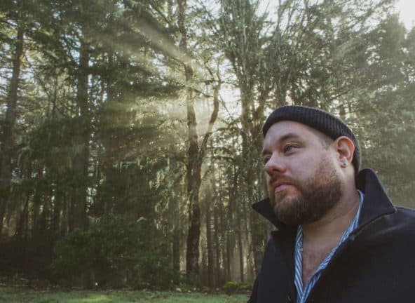 Nathanial Rateliff's portrait in the woods